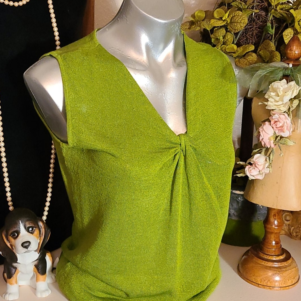 Jones New York sleeveless green blouse small